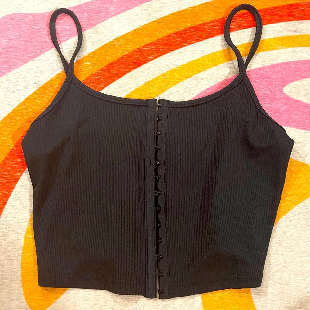 Clamp Up Black Tank